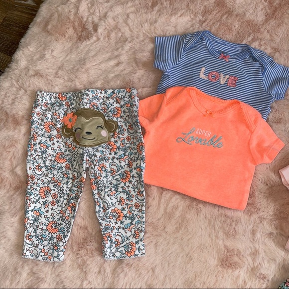 Lot of 0-3 month Carters baby girl clothes - Picture 2 of 6
